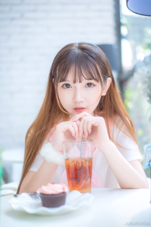 我们不走性感路线，我们走果敢路线。——韩寒《光荣日》